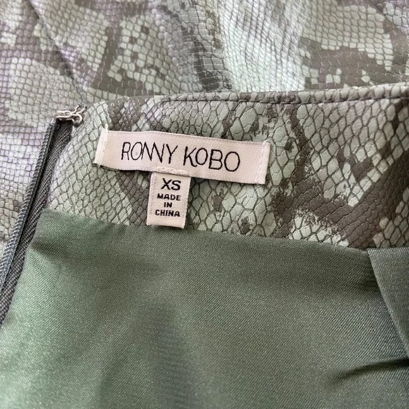 Ronny Kobo Rida Sage Snake Skin Vegan Leather Mini Skirt - Picture 5 of 7